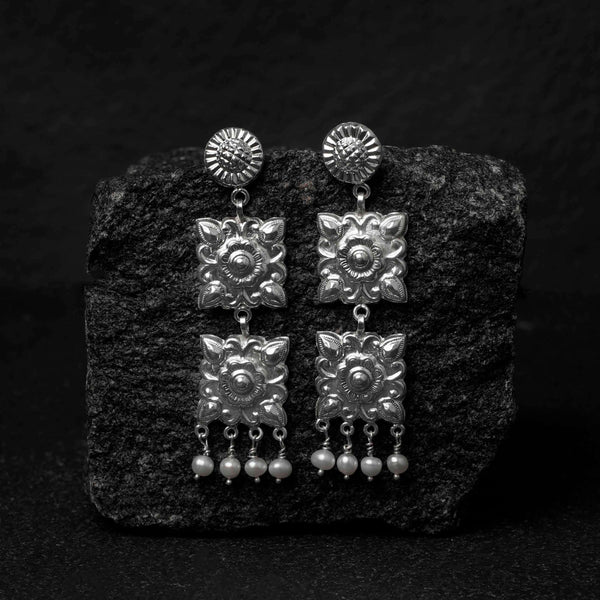 Chauki Pearl Danglers