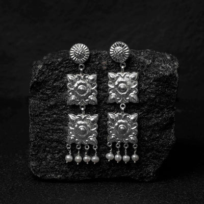 Chauki Pearl Danglers