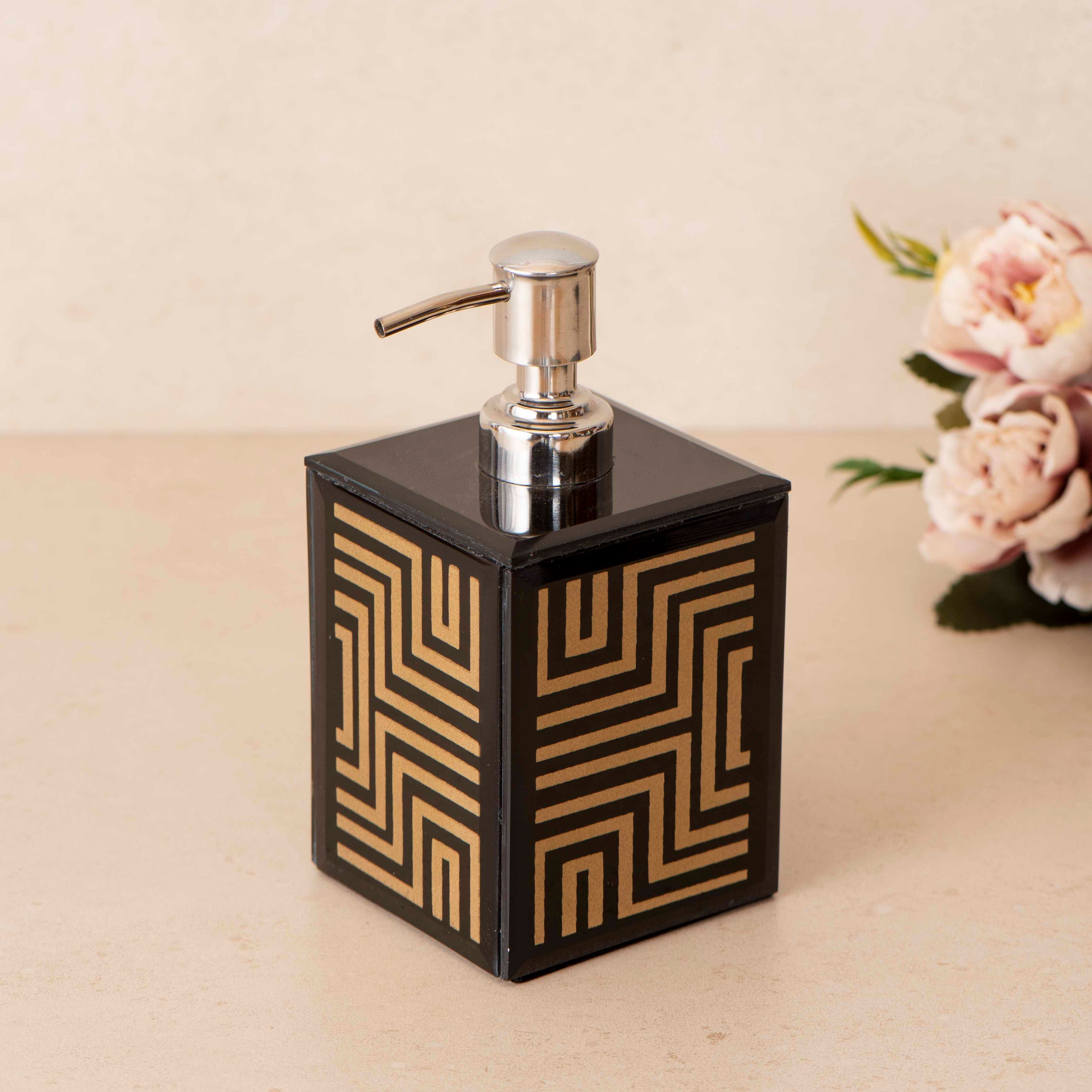 Maze Glass Bathroom Set of 3 Gold & Black