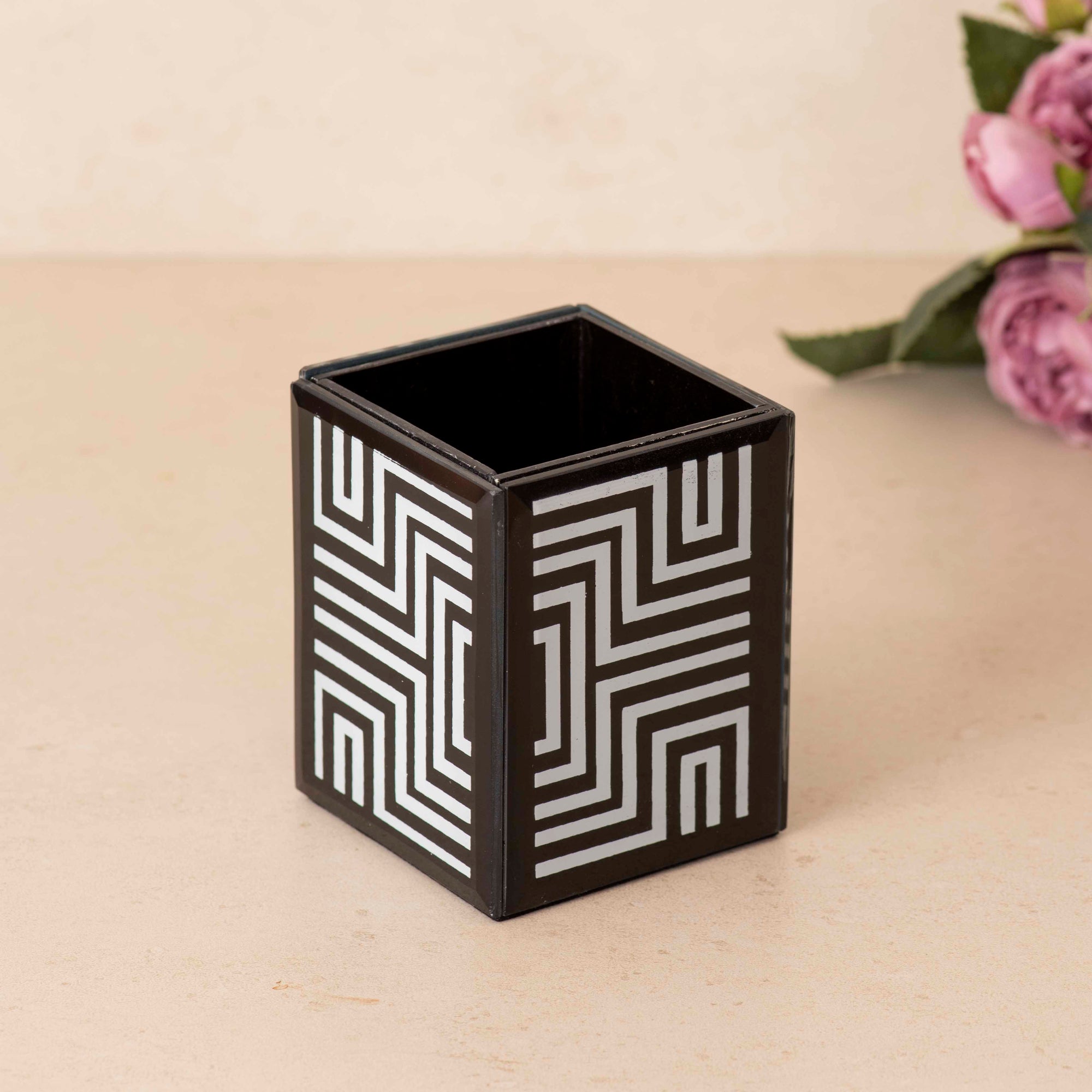 Maze Glass Bathroom Set of 3 Black & White
