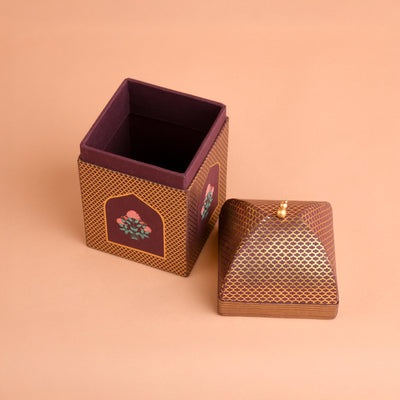 Minar Shaped Box
