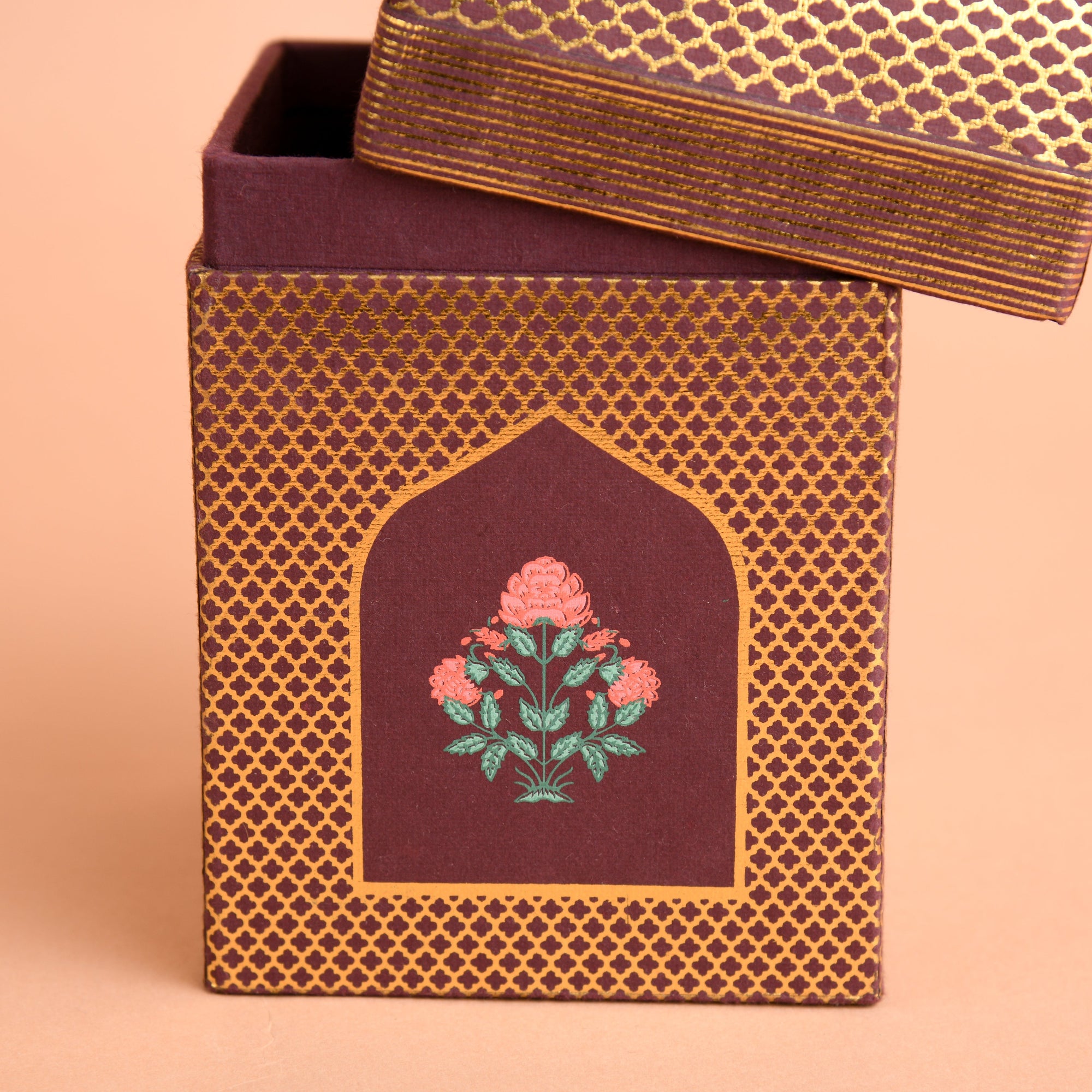 Minar Shaped Box