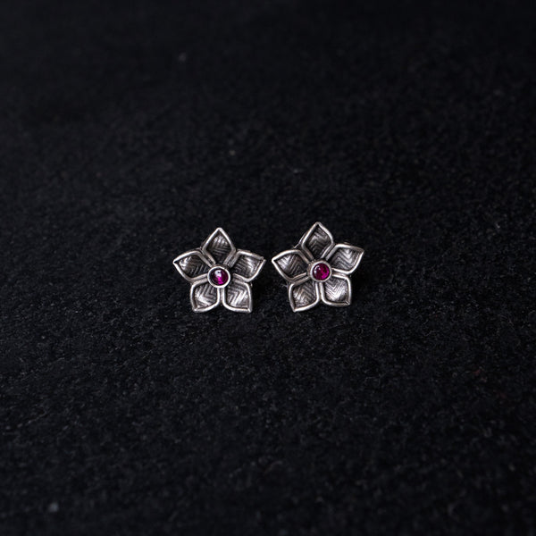Phoolja studs
