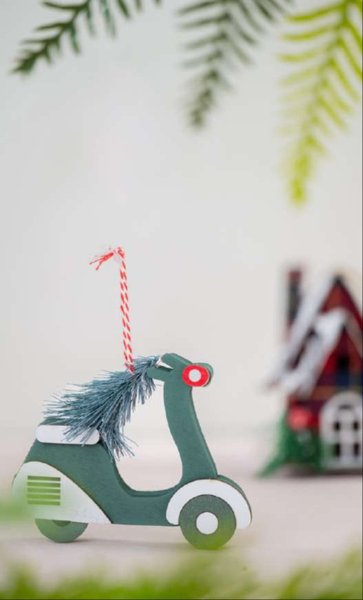Wooden Scooter Hanging Ornament with Mini Christmas Tree_CC25