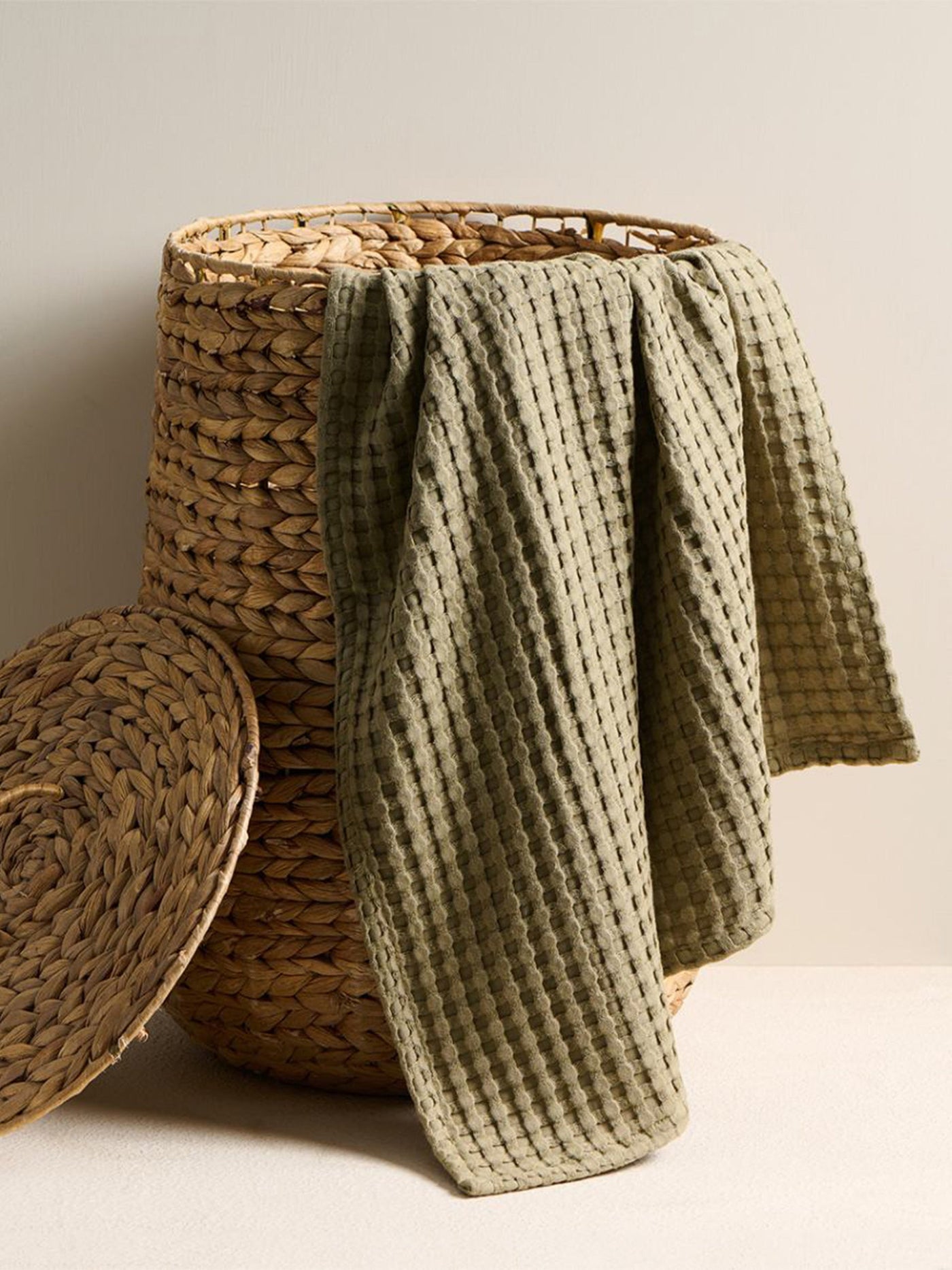 Beehive Cotton Bamboo Waffle Bath Towel Moss