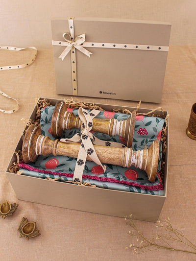 Deheri Candle Stand & Khubani Runner Gift Box (Camel Brown)