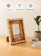 Sandakphu Photoframe & Karakoram Throw Gift Box (Multi)