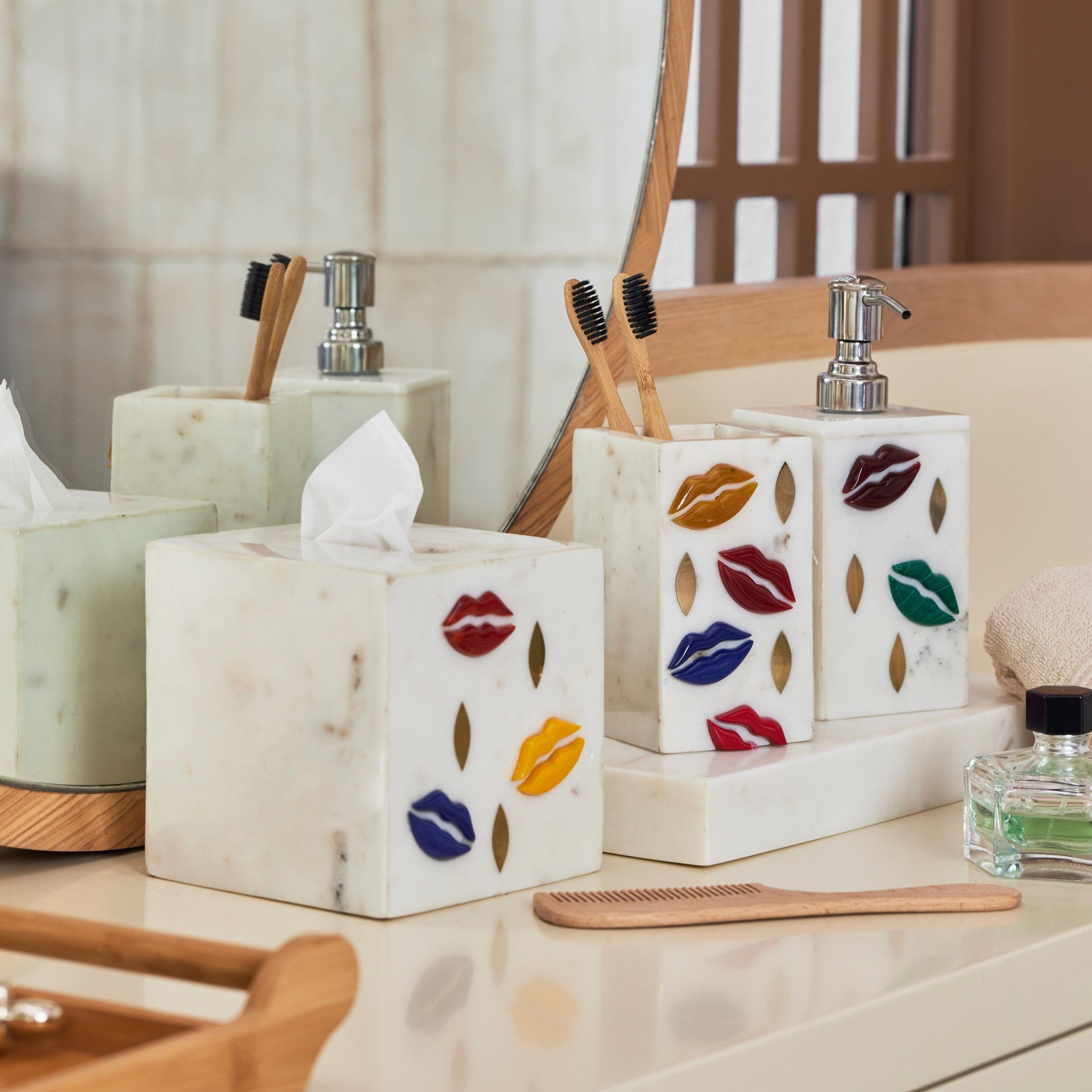 LIP LOCK - MARBLE MULTI BATHROOM SET
