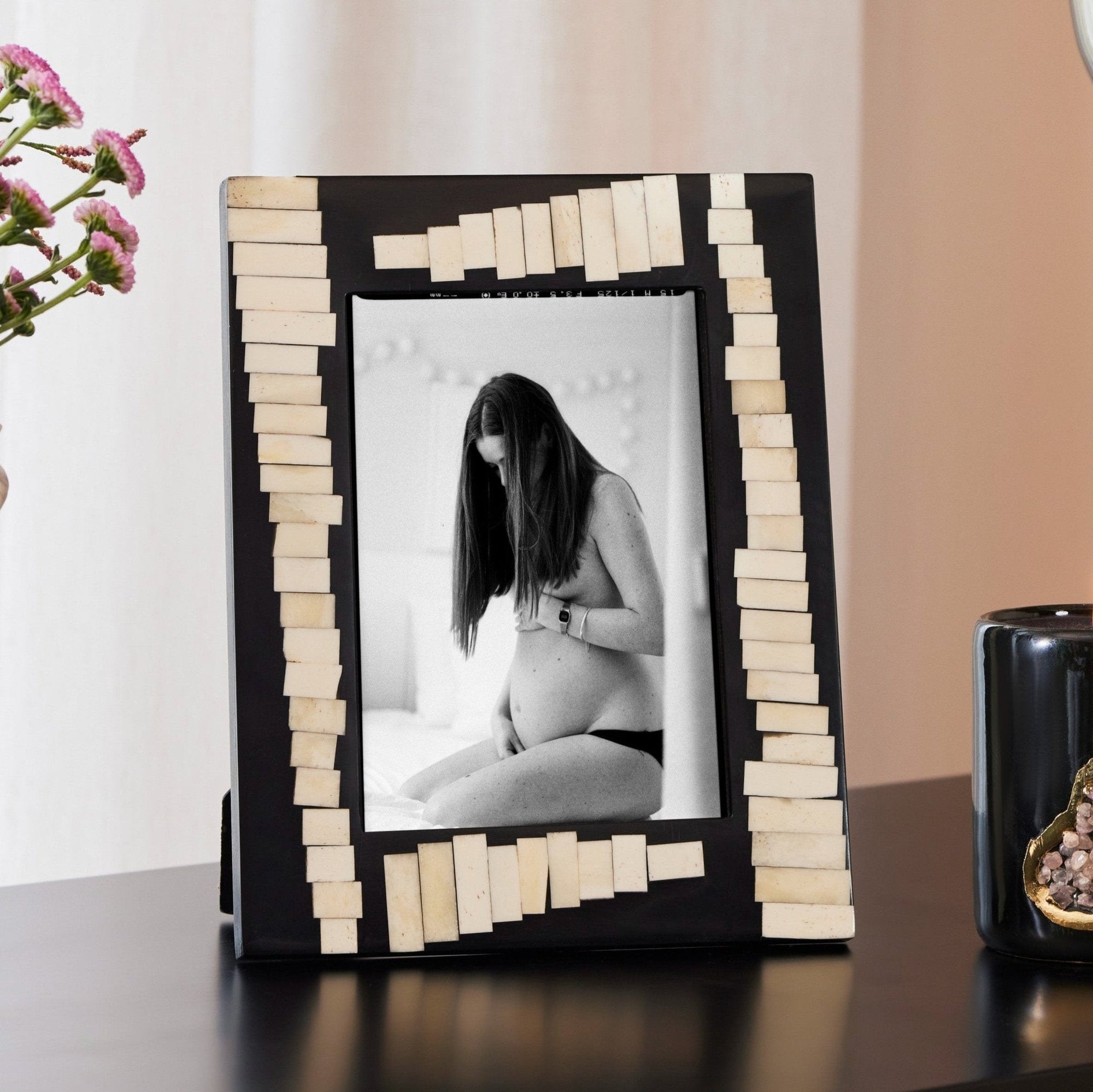 MONOCHROME - IVORY BLACK INLAY PHOTO FRAME