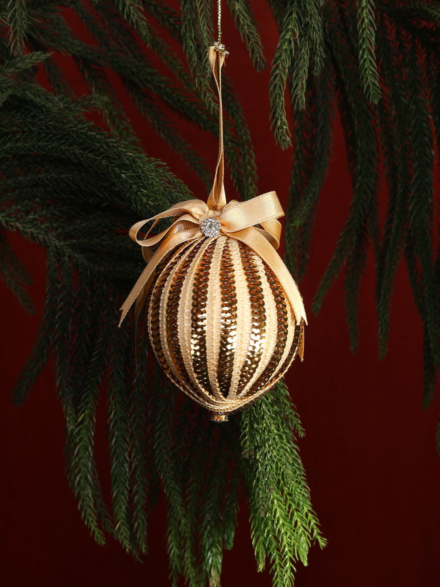 Golden Grandeur Bauble