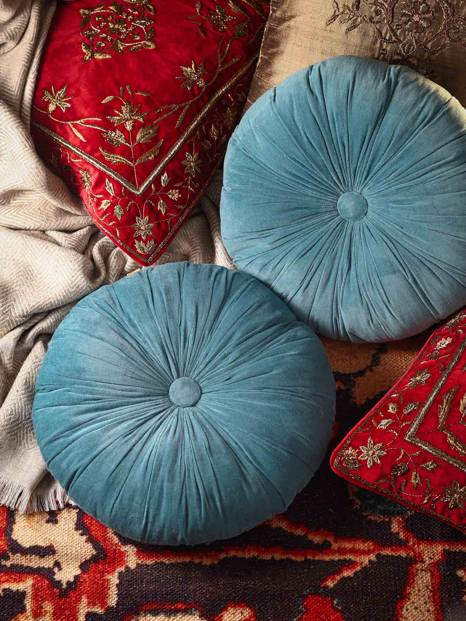 Cuddle Round Cushion Cover