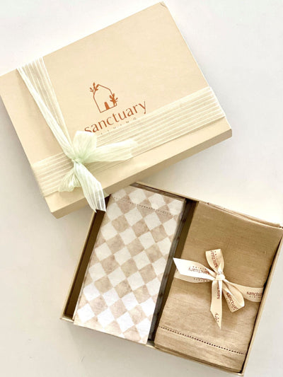 Beige Table Runner and Napkin  Gift Set