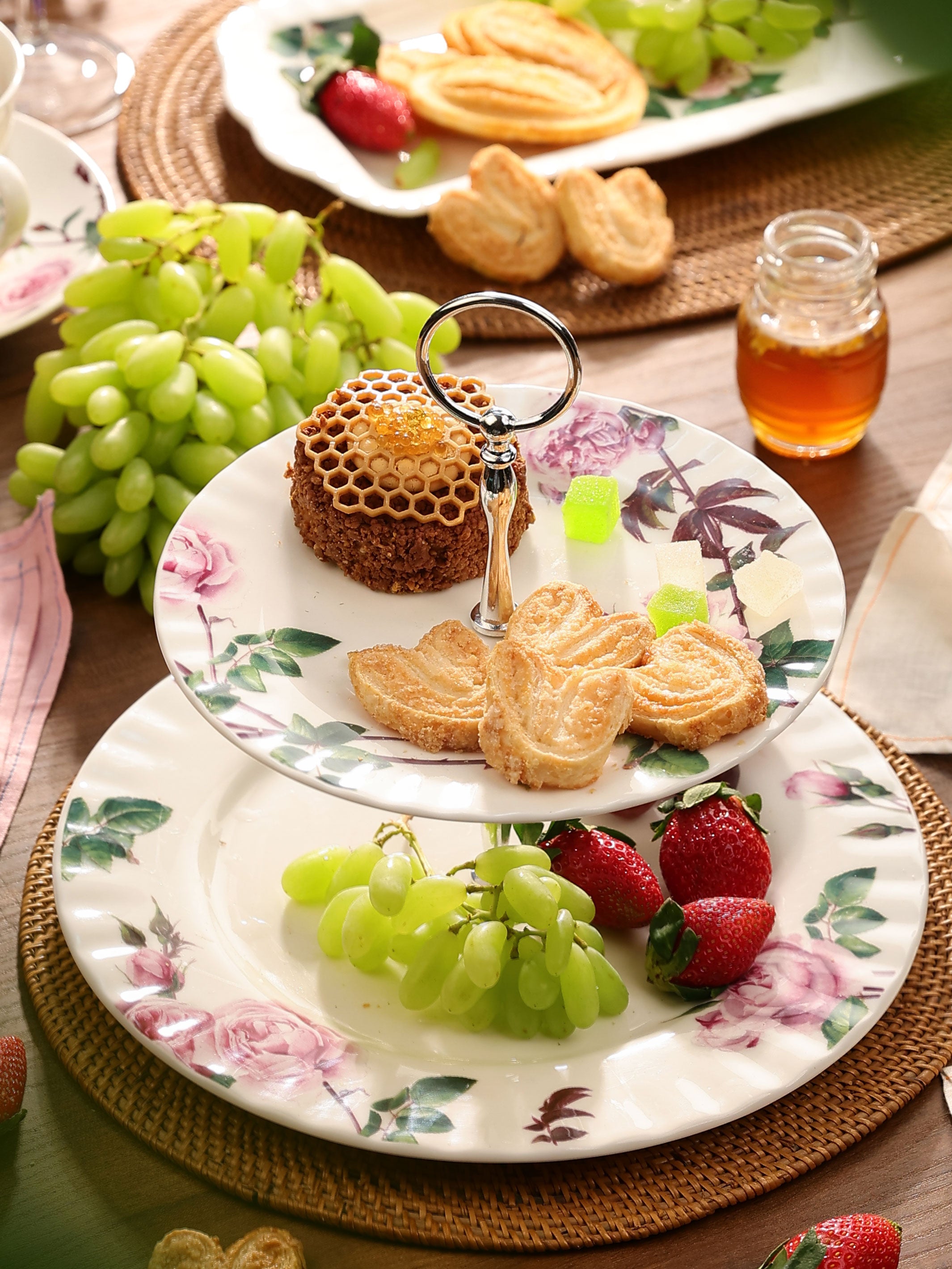 David Austen Roses 2 Tier Cakestand