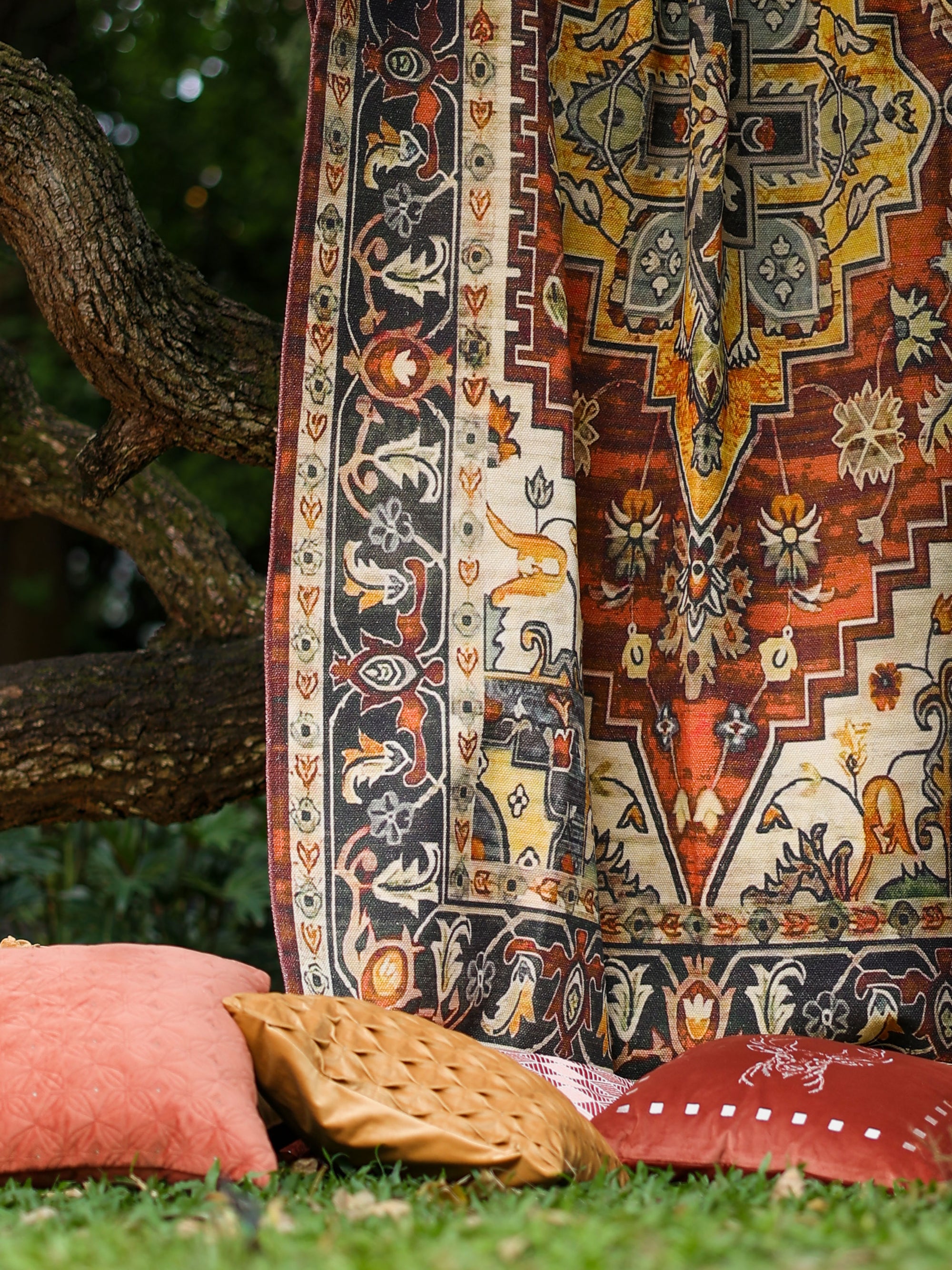 Vintage Geometric Medallion Area Rug