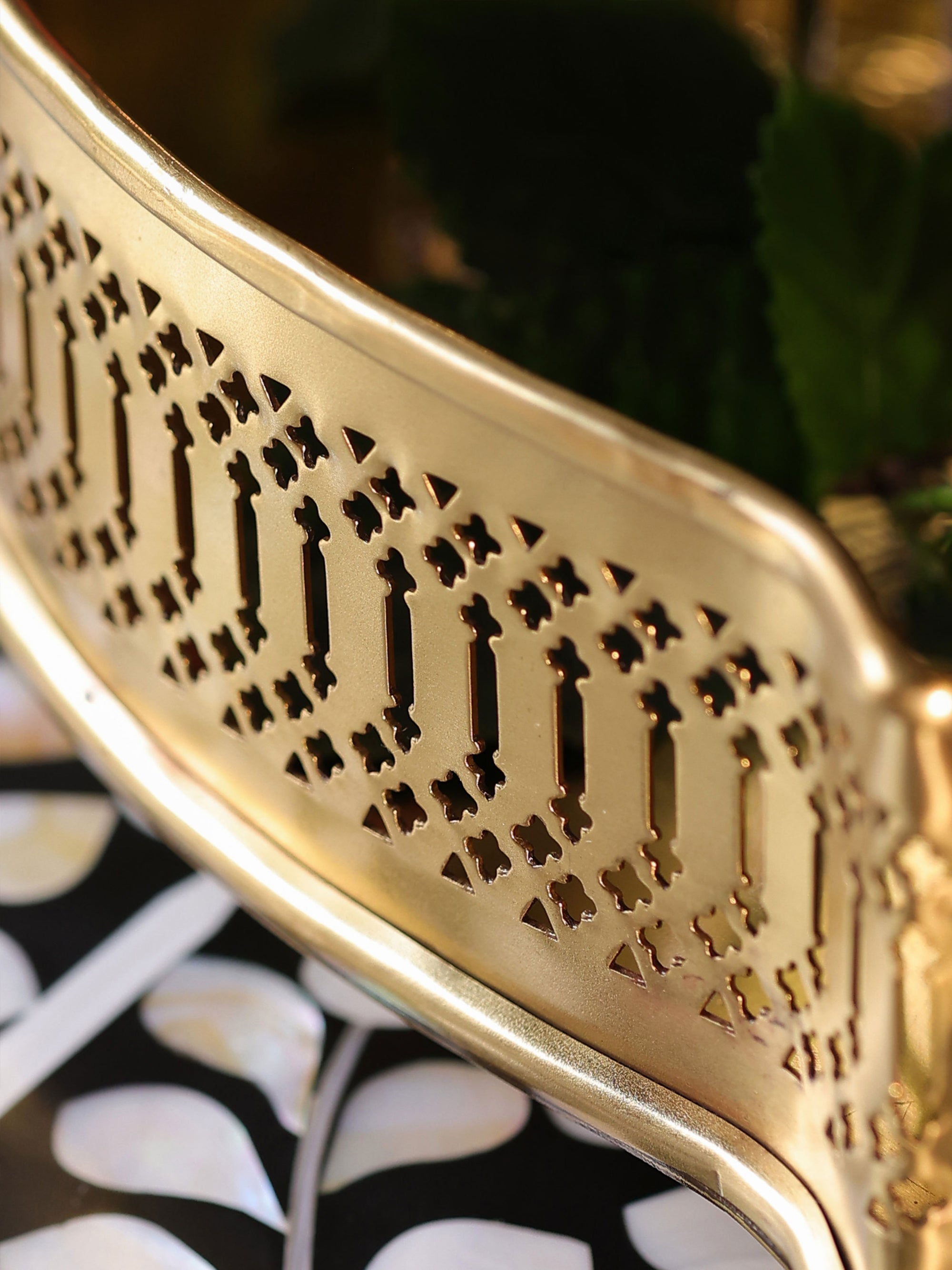 Victorian Curve Tray Medium Gold