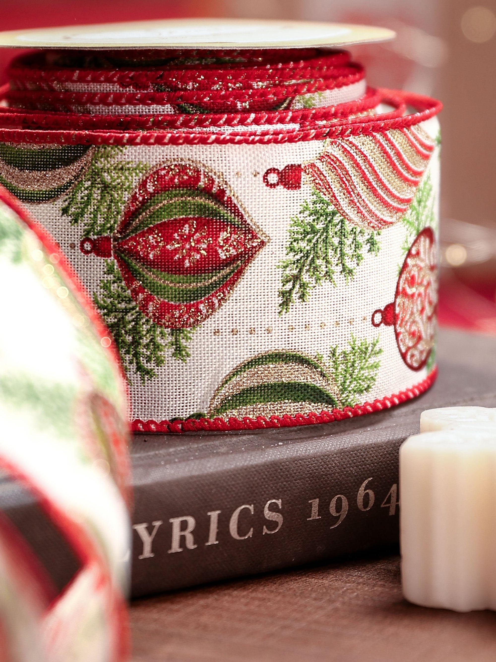 Vintage Ornament & Pine Ribbon