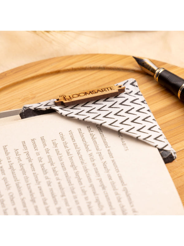 Black & White Square Bookmark