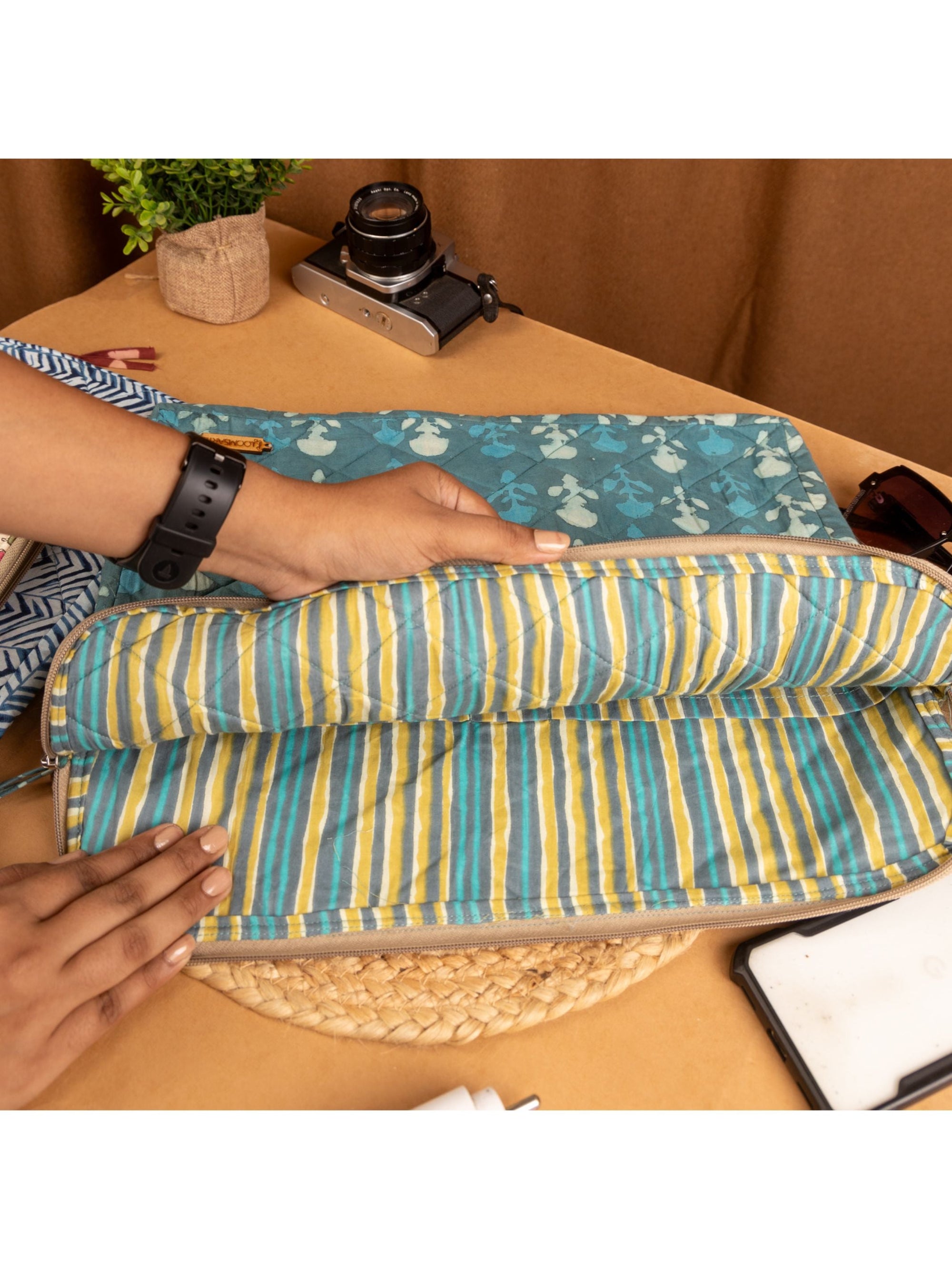 Green Lagoon Ipad Sleeve