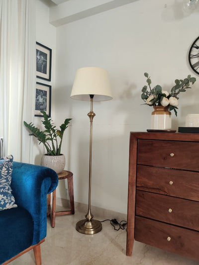 Royal Antique Brass Floor Lamp (5 ft) – Cream Shade