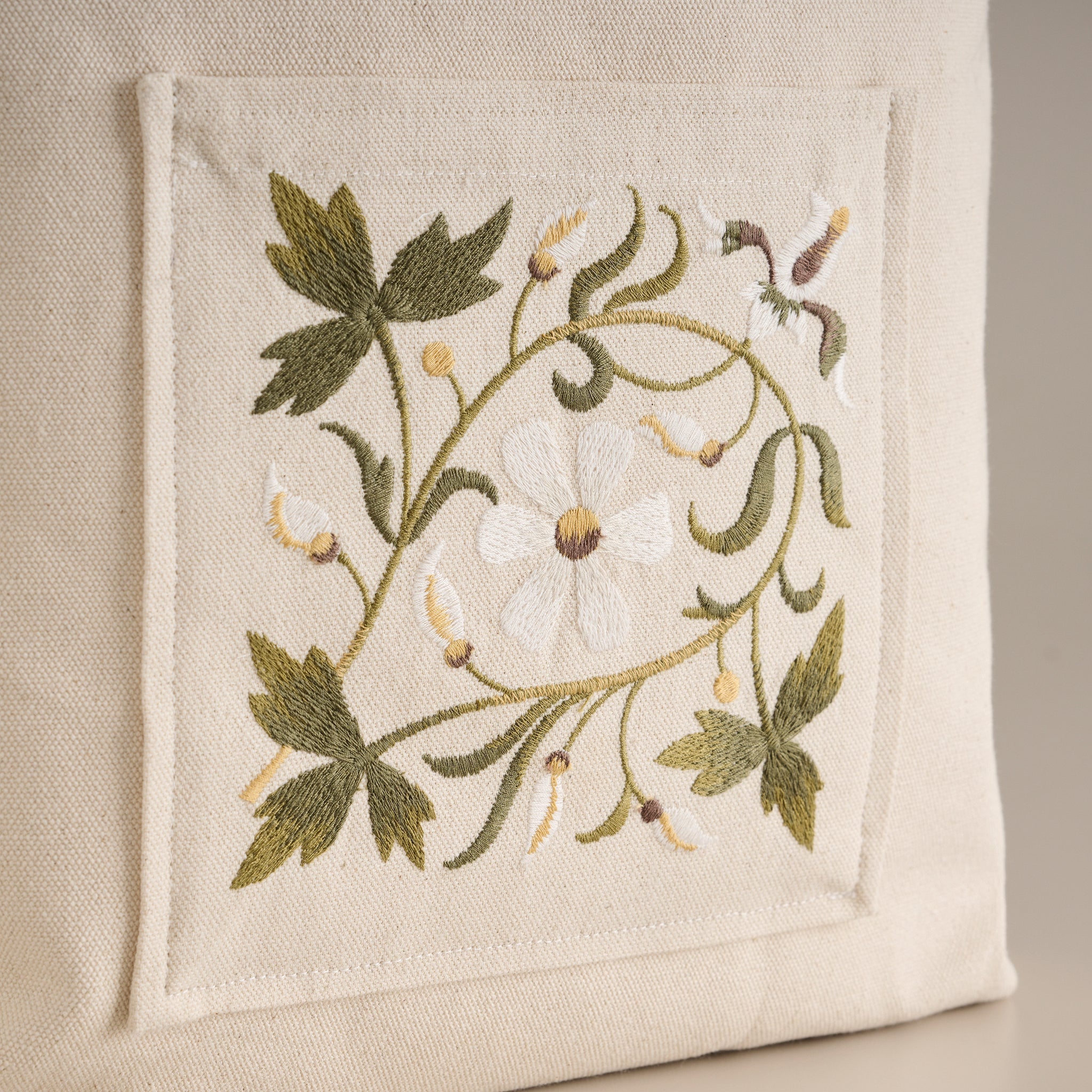 Medallion Tote