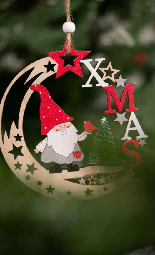 Round Wooden XMAS Hanging Ornament with Gnome and Tree_CC33