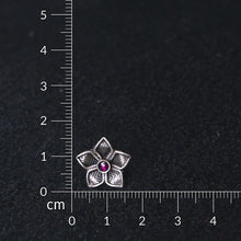 Phoolja studs