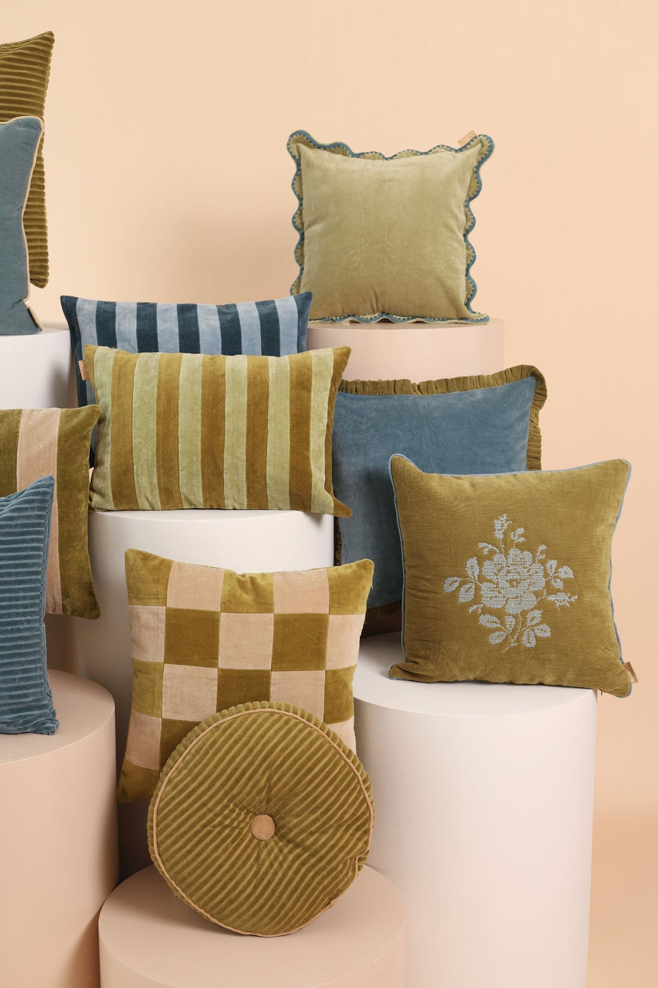 Jasper Ruffle Teal Cushion Cover