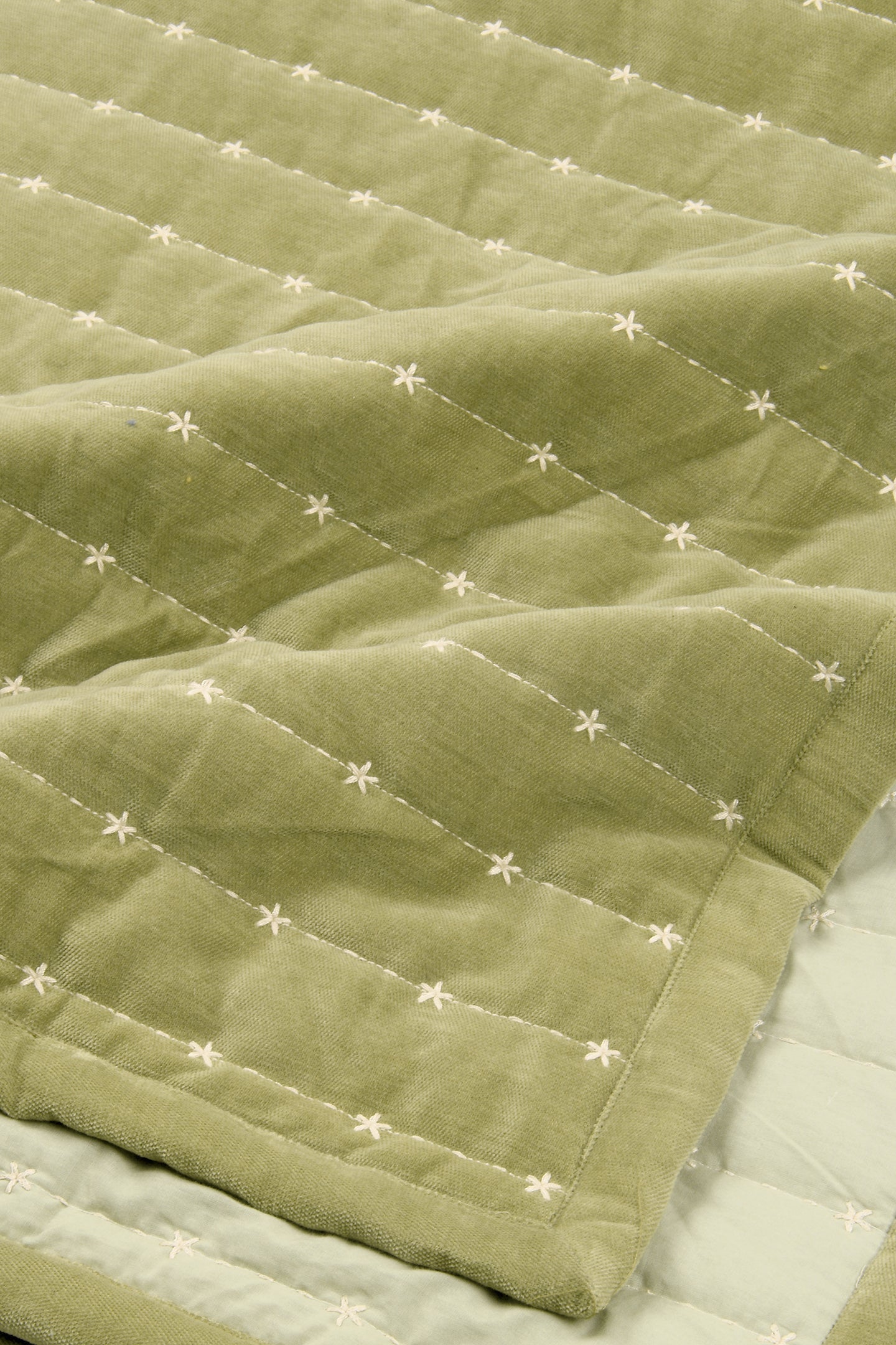 Sitara Fern Velvet Embroidered Quilt