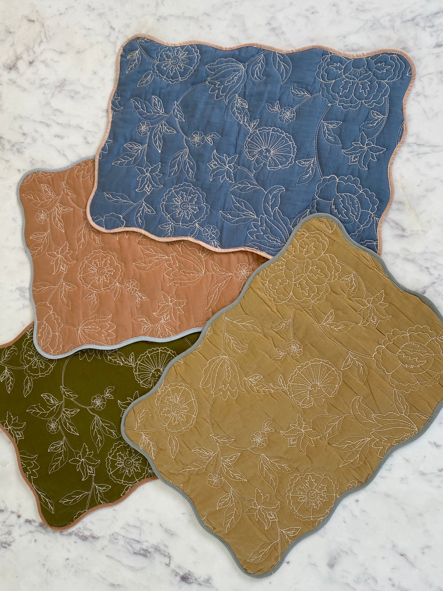 Rosabelle Chintz Ochre Scallop Mats-Set of 2