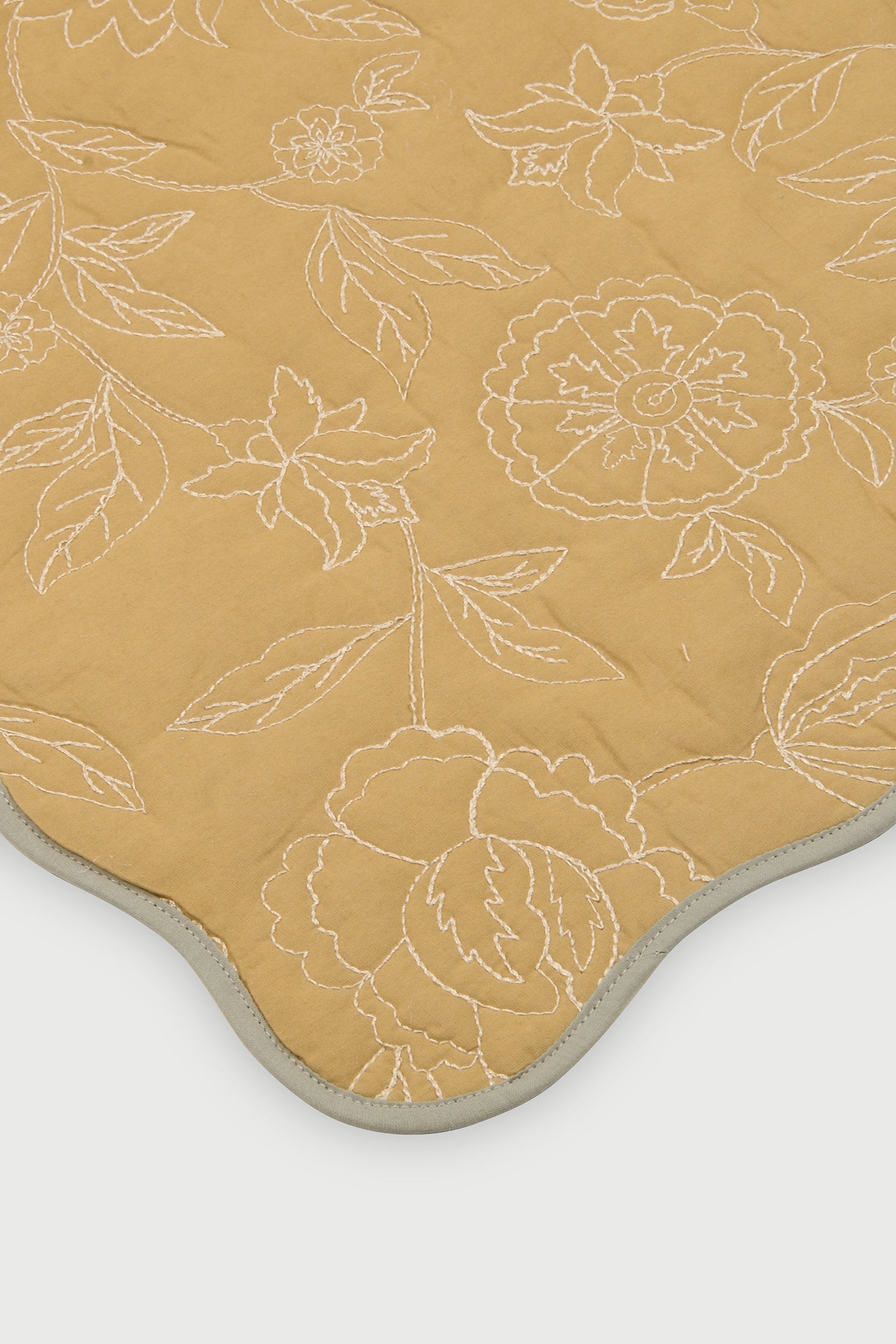 Rosabelle Chintz Ochre Scallop Mats-Set of 2