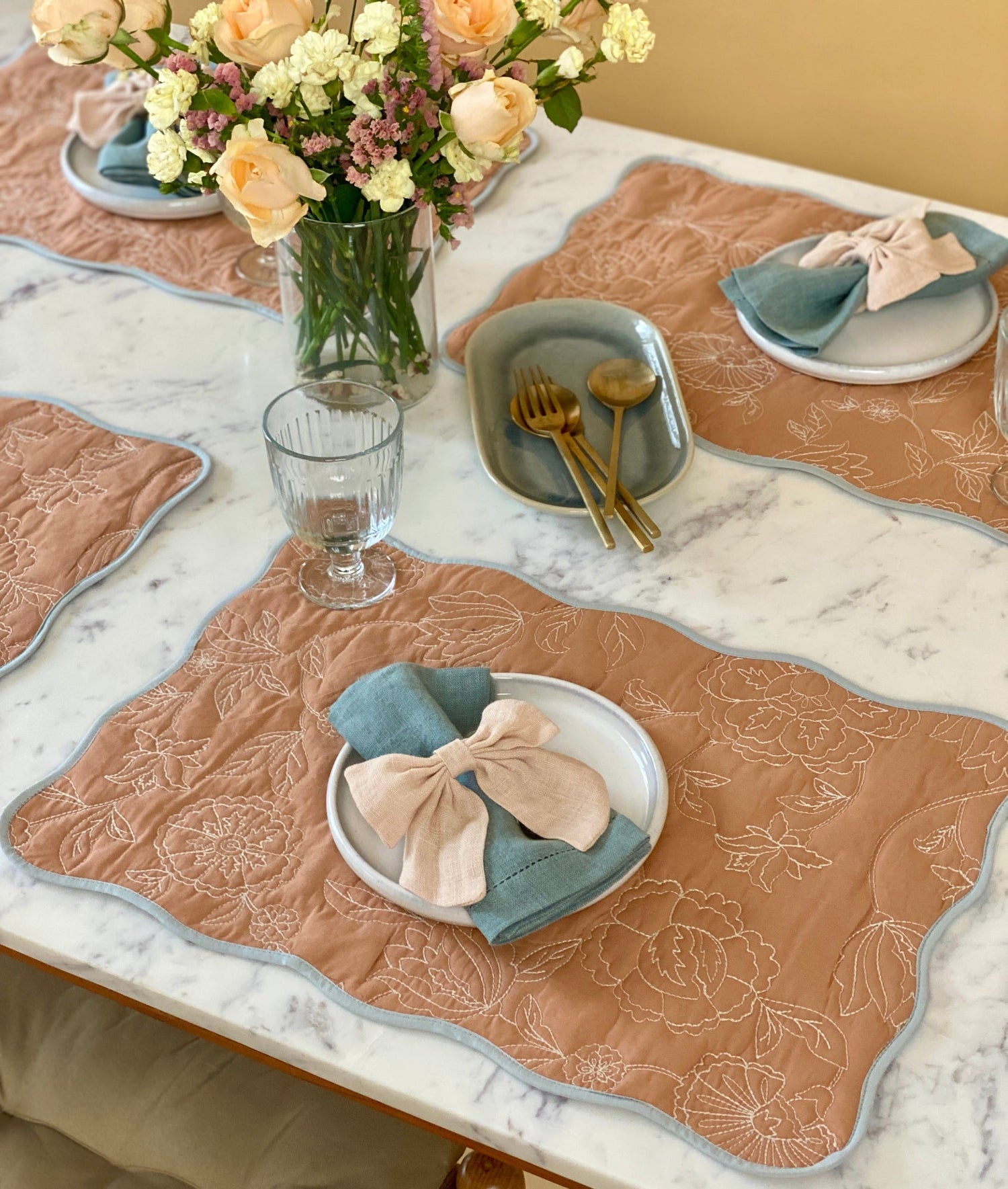 Rosabelle Chintz Spice Scallop Mats-Set of 2