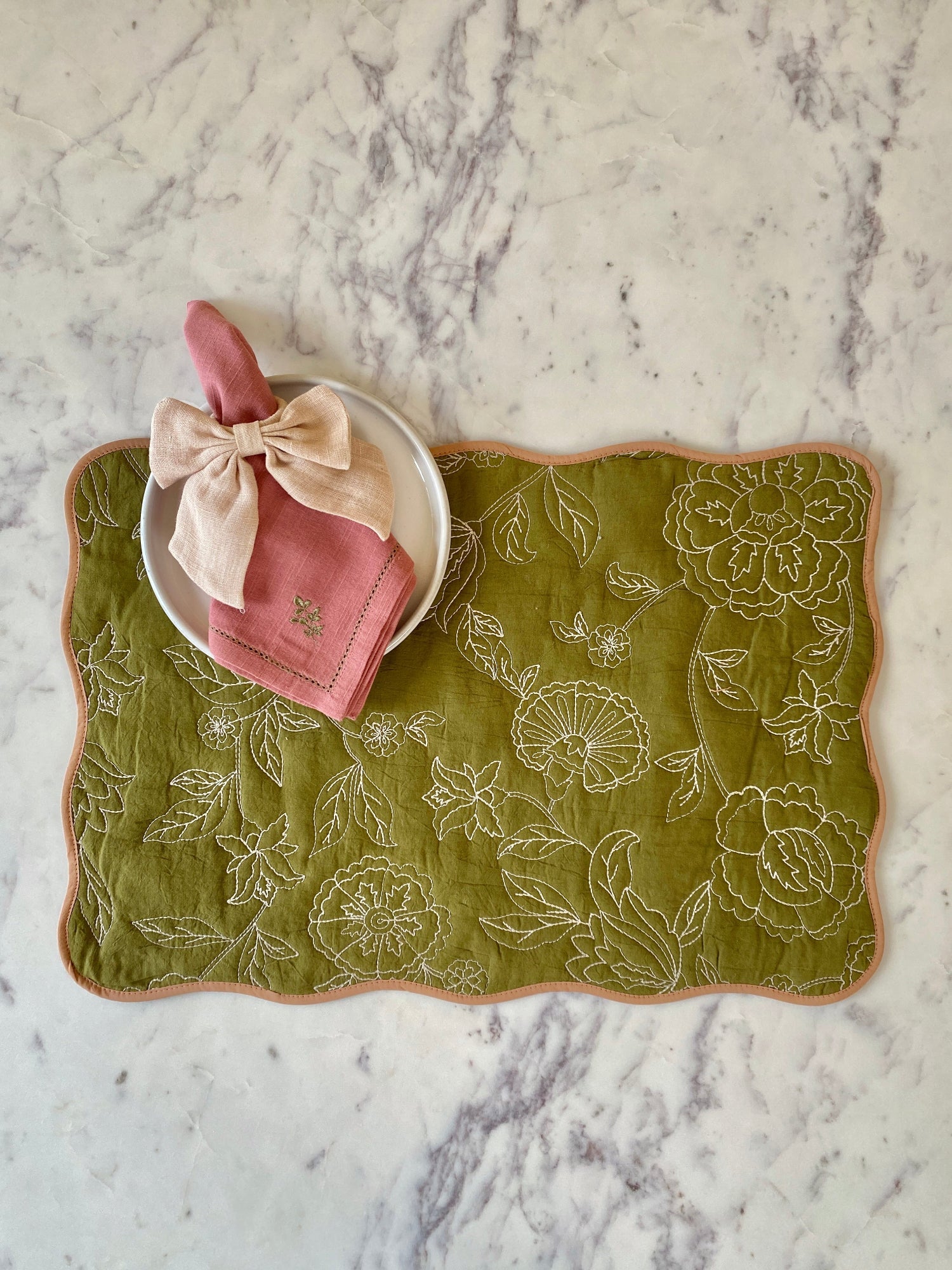 Rosabelle Chintz Olive Scallop Mats-Set of 2