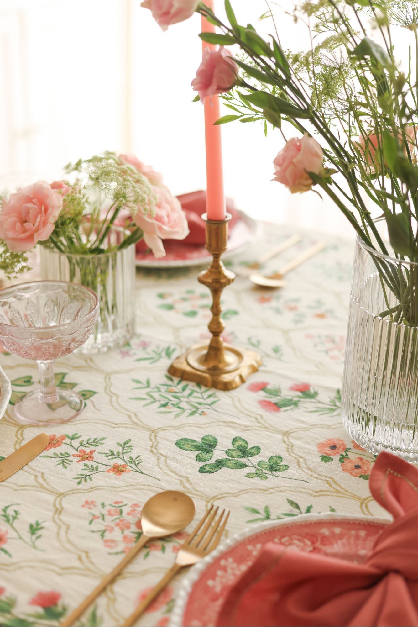 Eden Rose Linen Table Cover