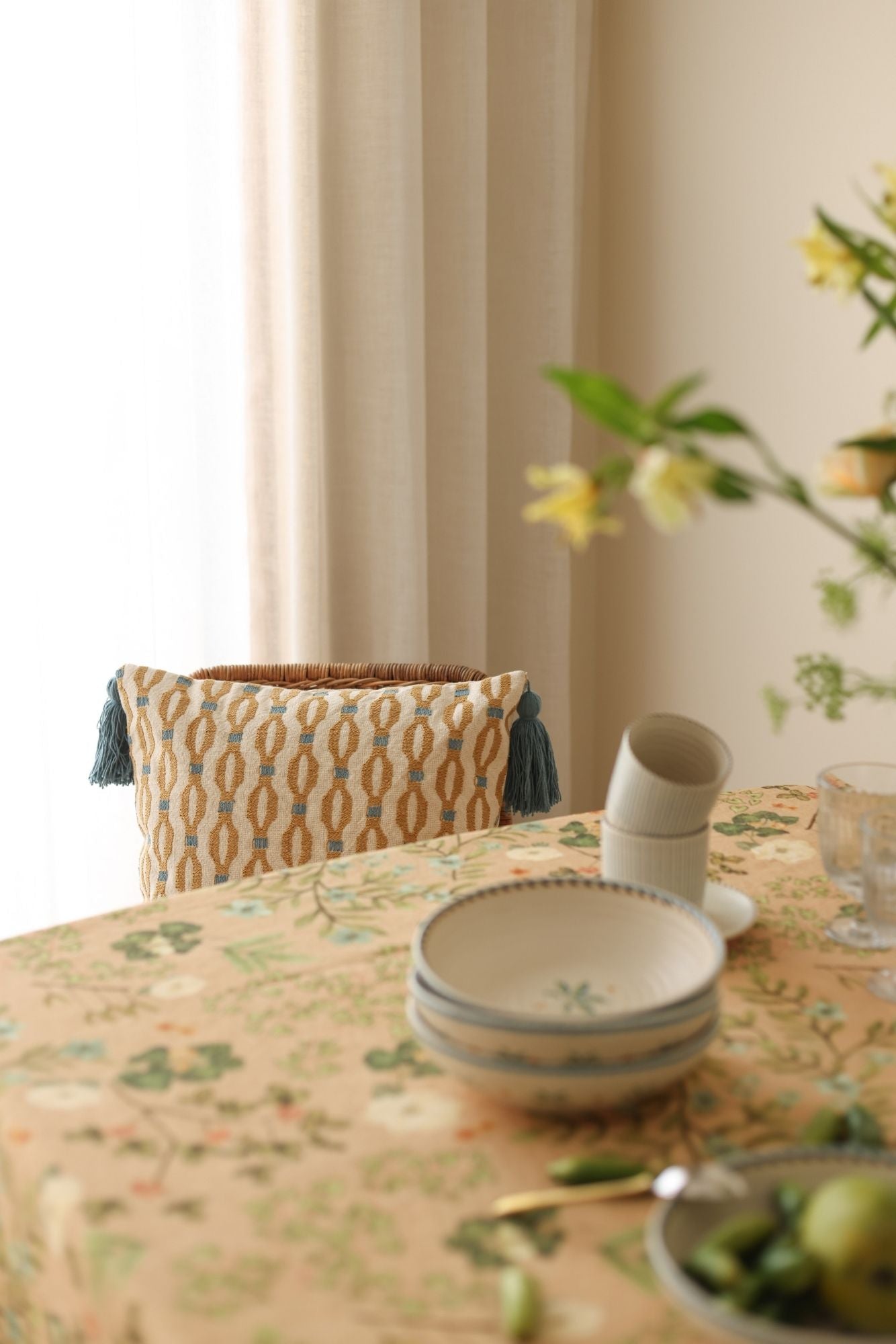 Valley Peach Linen Table Cover