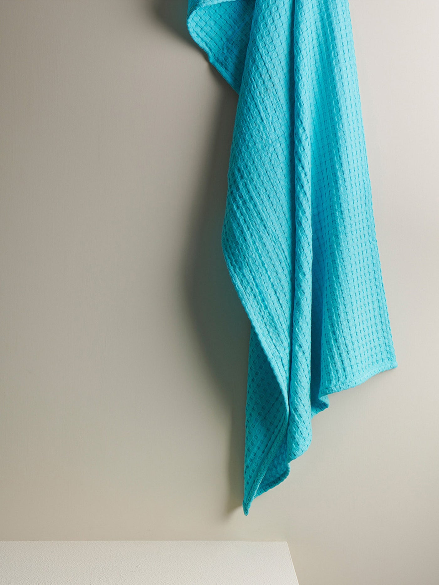 Pebble Cotton Waffle Bath Towel Aqua