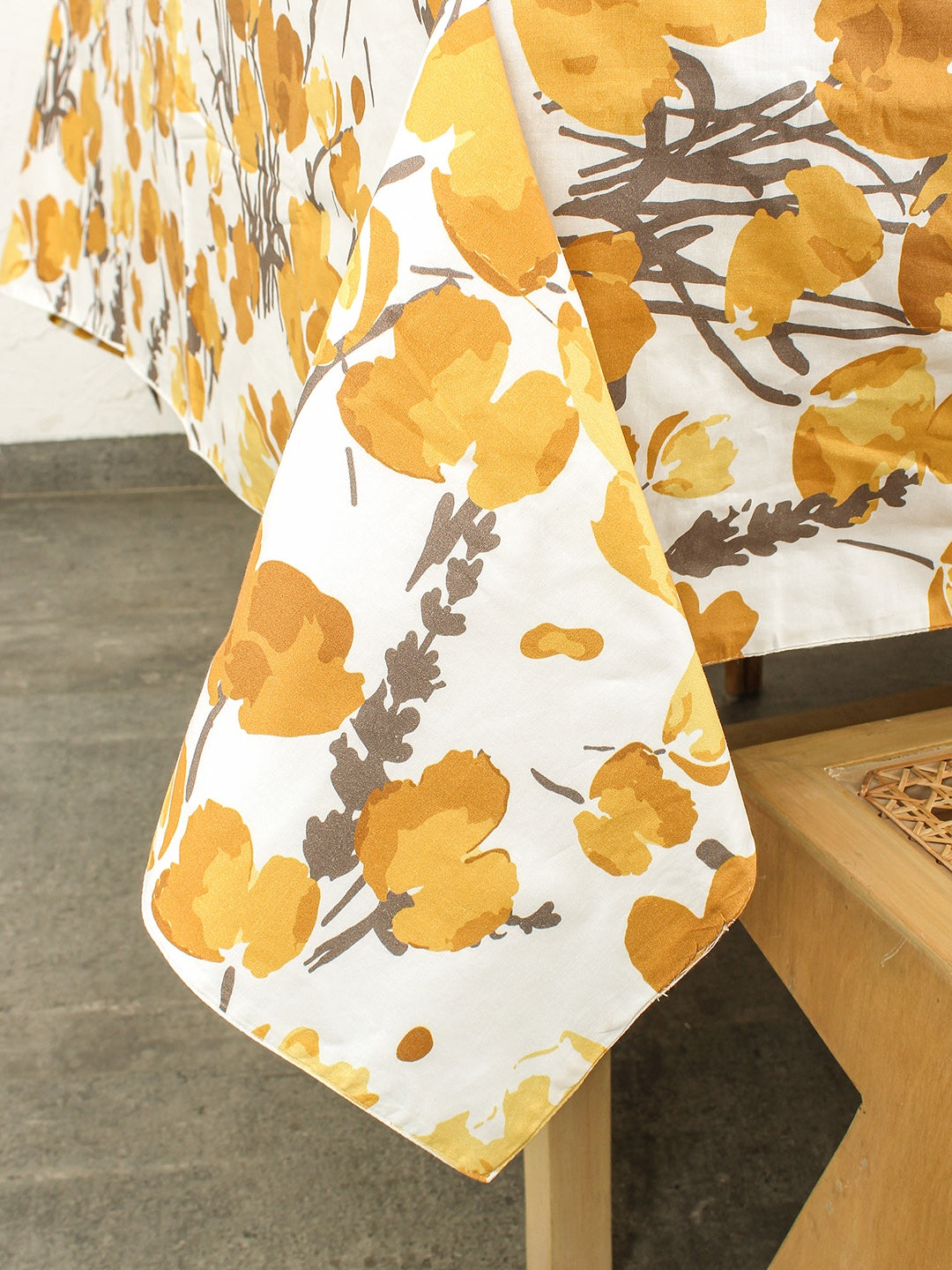Himalayan Poppies Table Cover (Yellow)