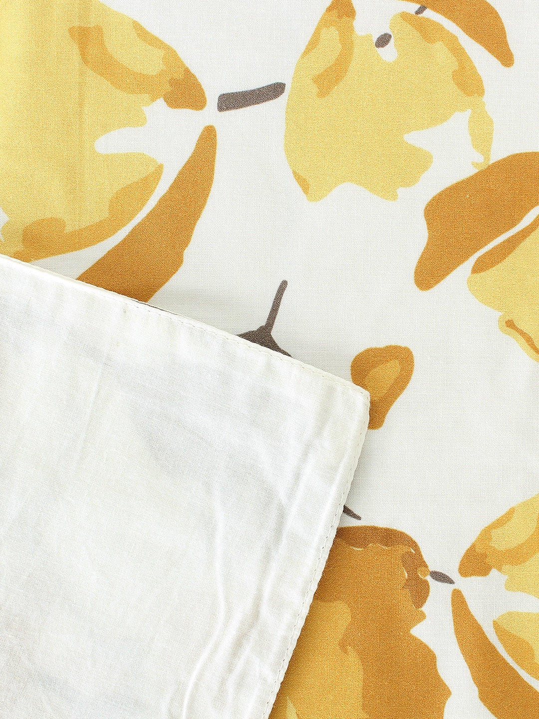 Himalayan Poppies Table Cover (Yellow)