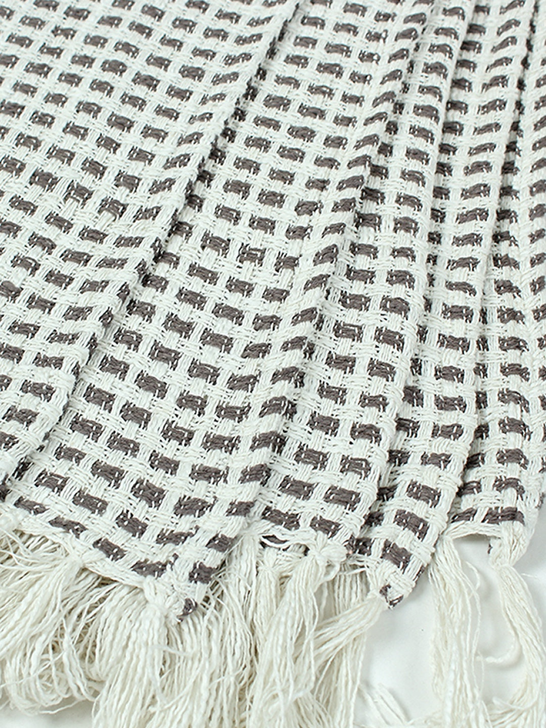 Girnar Throw (Grey)