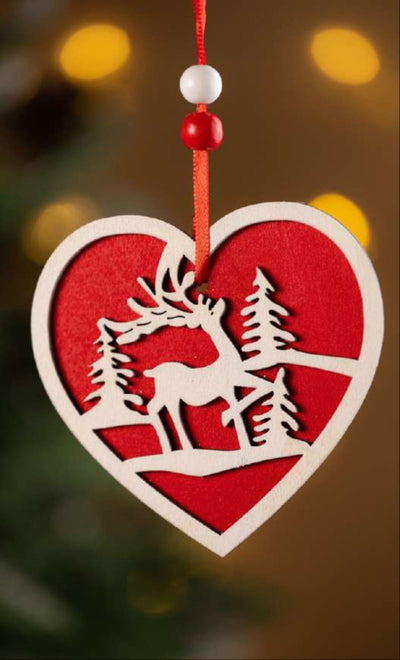 Heart Shaped Wooden Hanging Ornament with Reindeer Scene_CC36