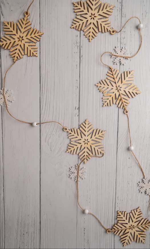 Wooden Snowflake Garland_CC143