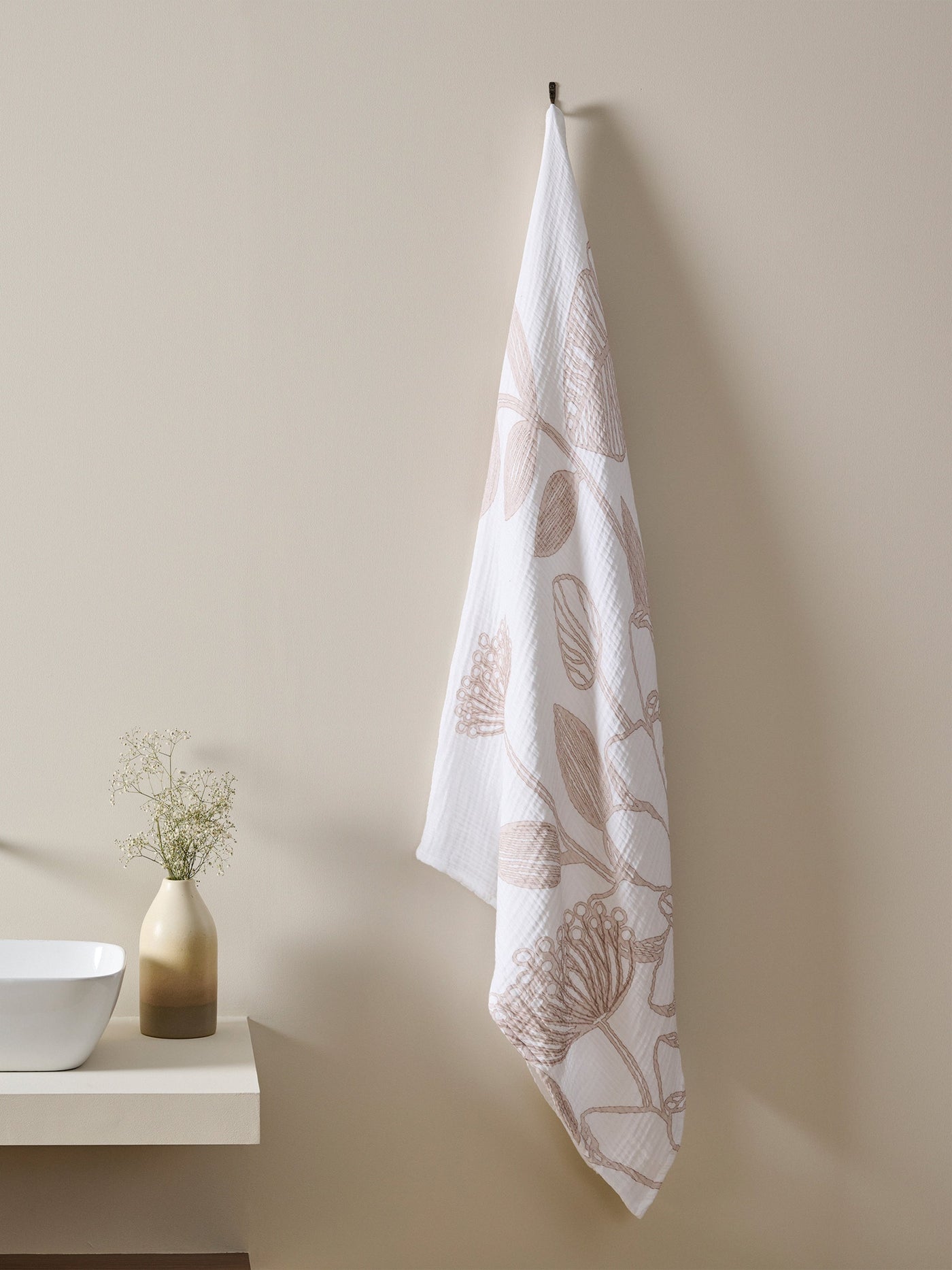 Vine Bloom Cotton Gauze XL Bath TowelClay