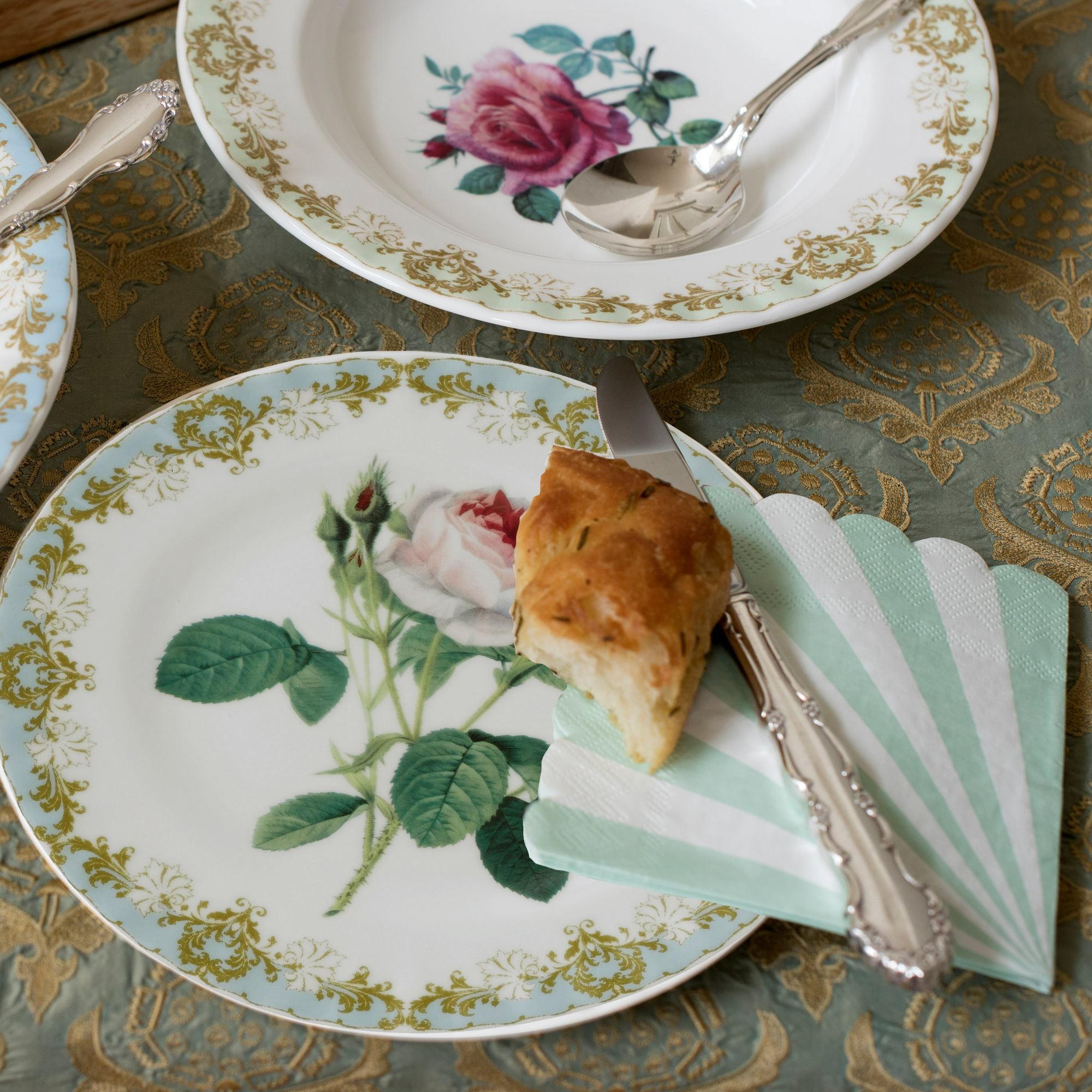 Vintage Rose Fluted Soup Plate (Set of 6)