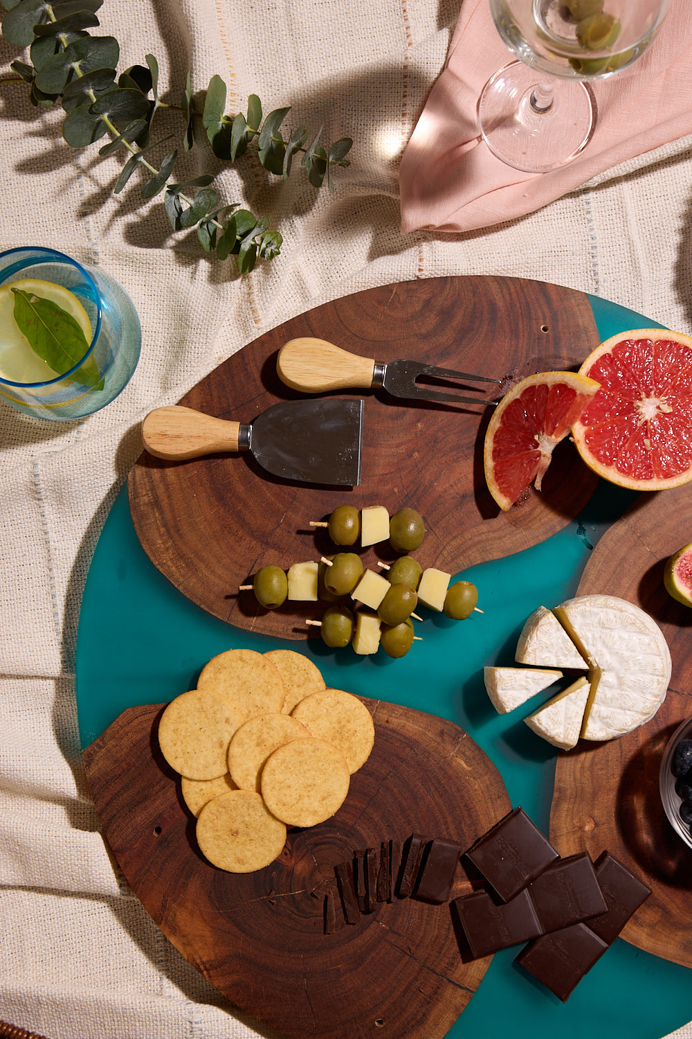 Lazy Susan Platter – Acacia Wood with Aqua Blue Resin Finish