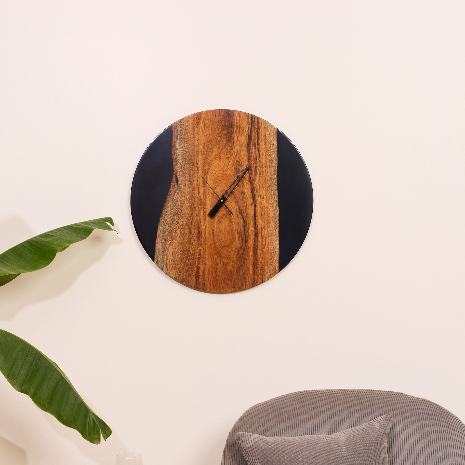 Resin Wall Clock – Elegant Fusion of Acacia Wood & Resin-Black