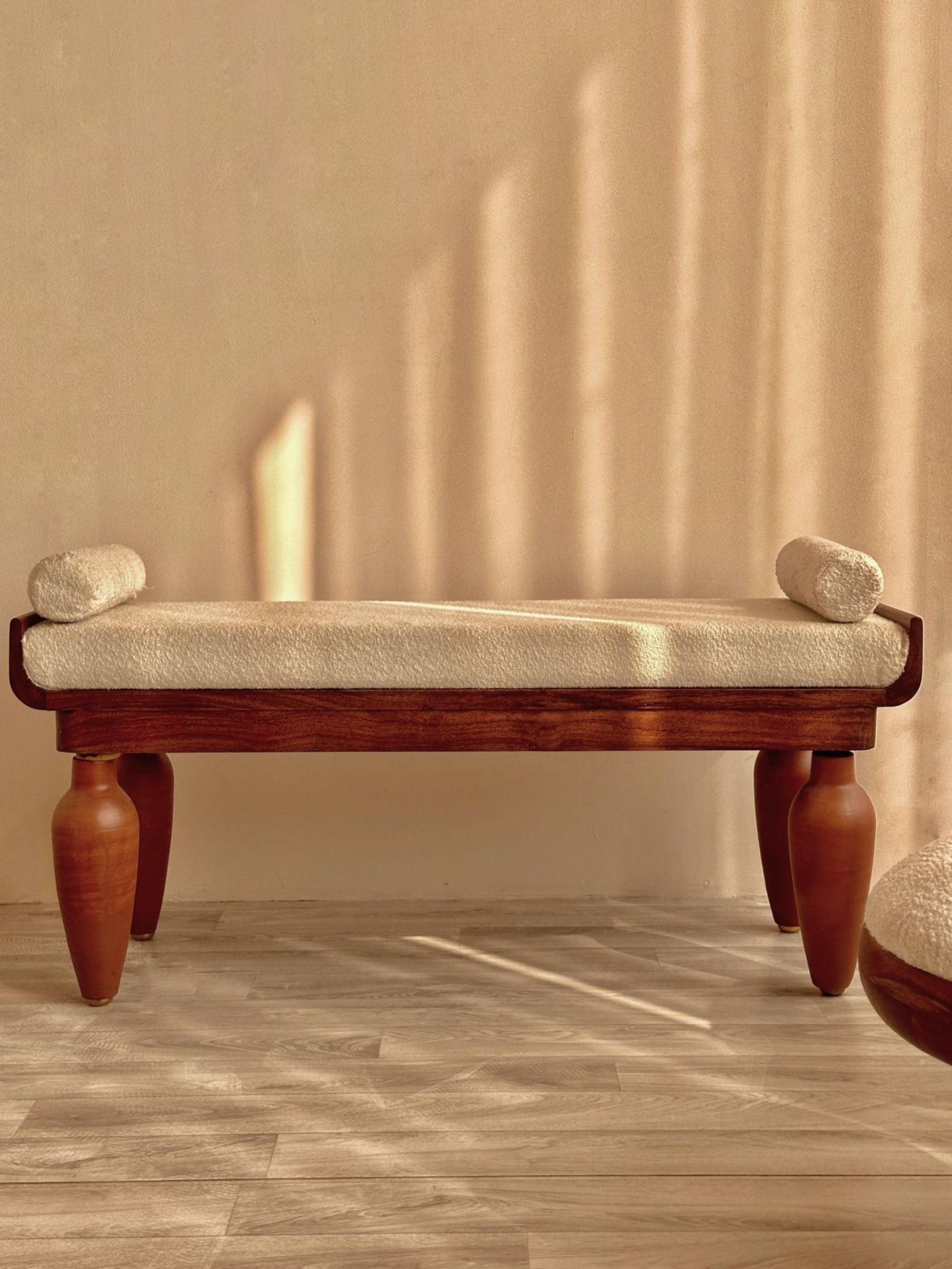 Wooden Bench - Klei
