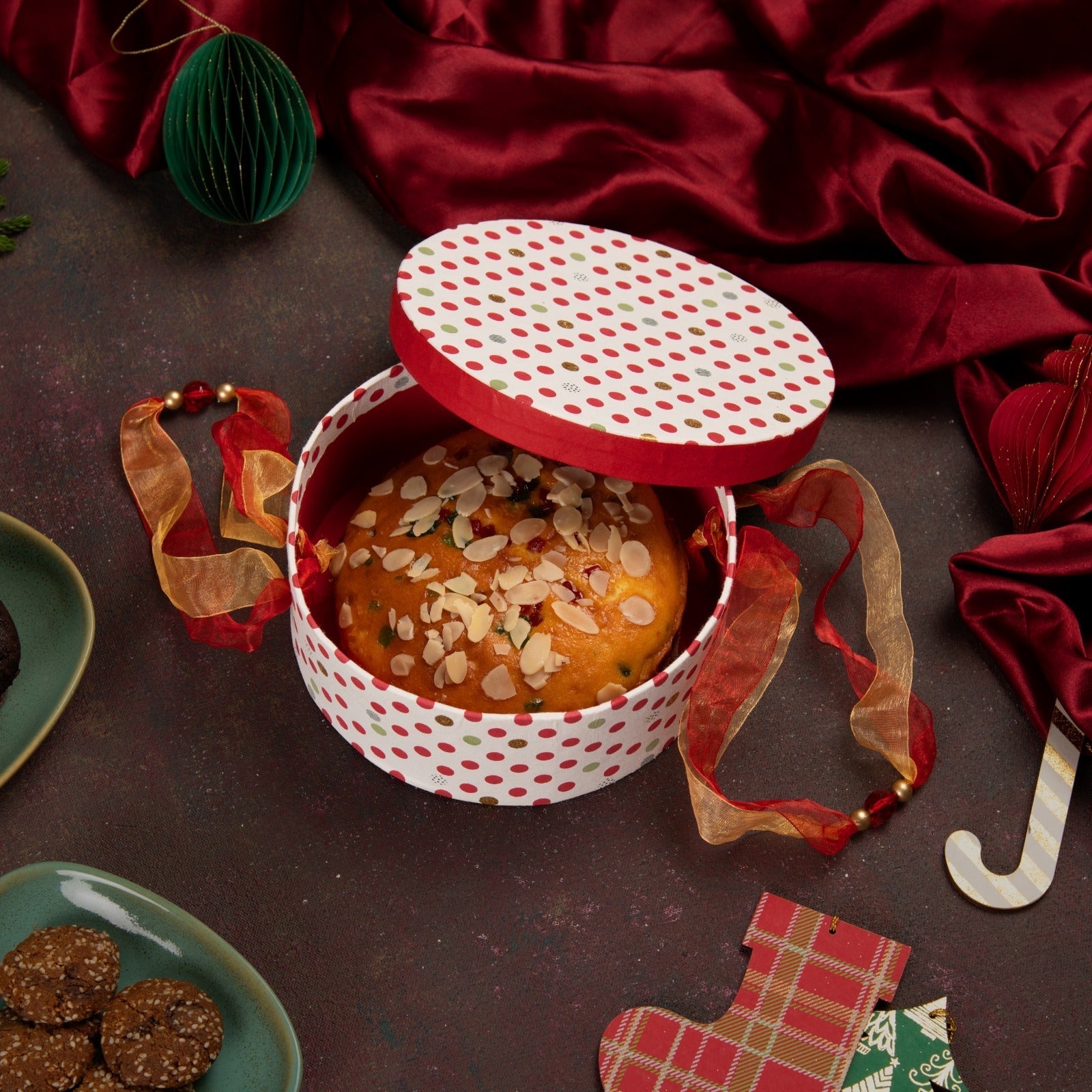 Polka Dot Round Gift Box