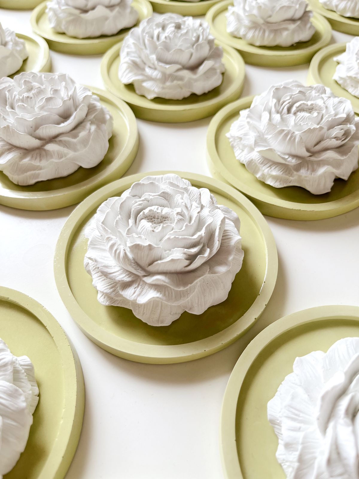 Peony Diffuser White & Green