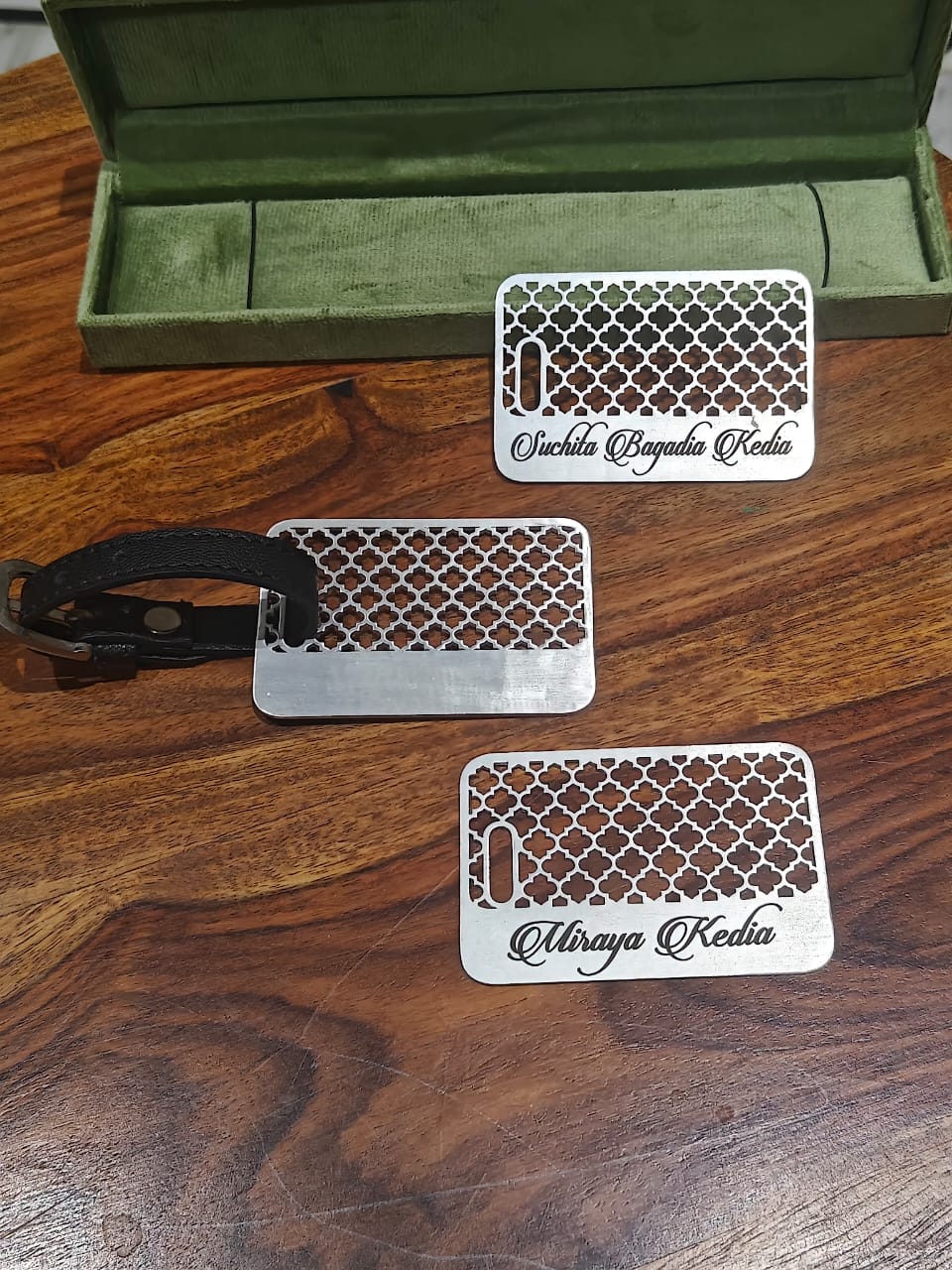 Silver Luggage Tag – Customizable Travel Elegance