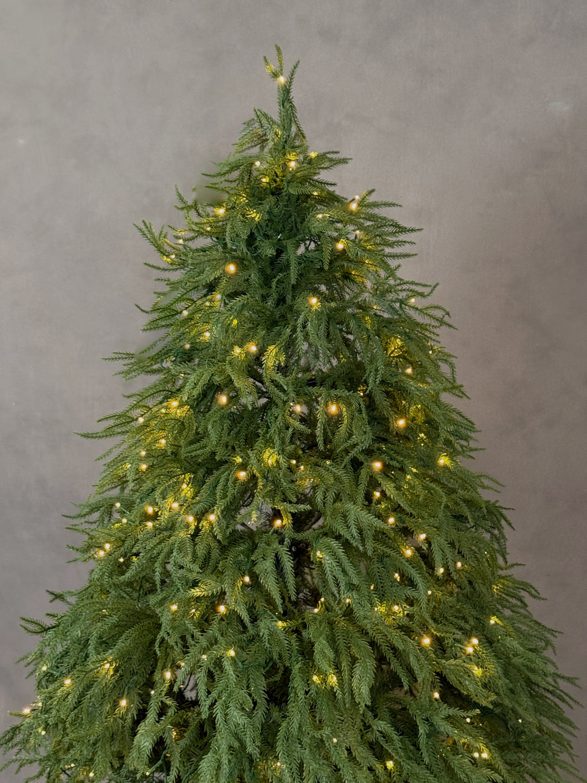 Ultra-Realistic PE Christmas Tree with Warm Lights- 4