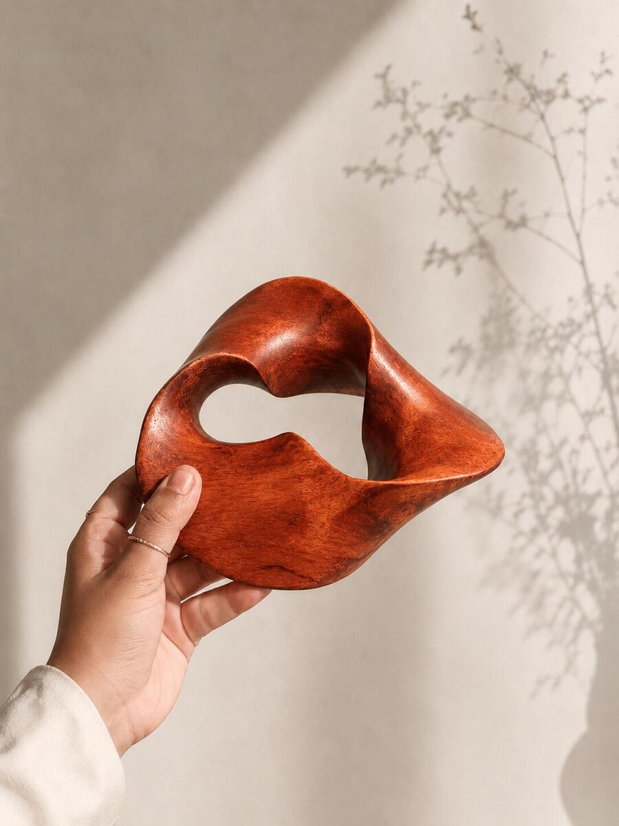 The Trinity Knot – Abstract Wooden Centerpiece & Shelf Decor